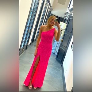 SHERRI HILL LONG SEQUIN DRESS 54330